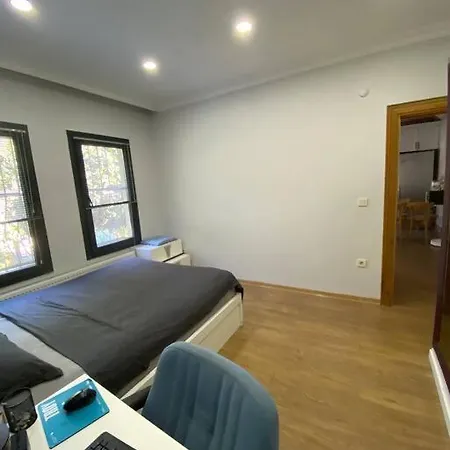 Cozy, Calm House With A Private Garden Estambul