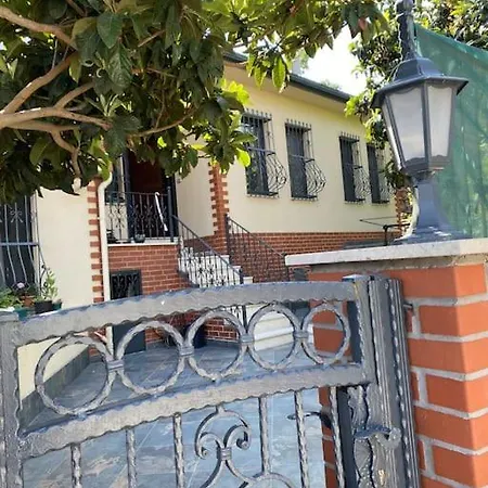 Daire Cozy, Calm House With A Private Garden İstanbul