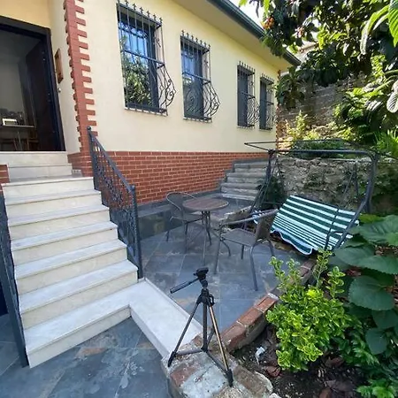 Διαμέρισμα Cozy, Calm House With A Private Garden